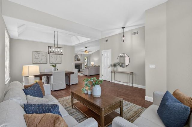 2237 Americana Dr, Roseville, CA 95747