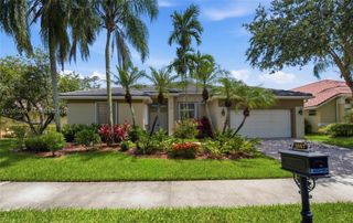 2667 Palmer Place, Weston, FL 33332