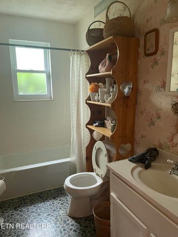 287 Lone Mountain Rd, Tazewell, TN 37879