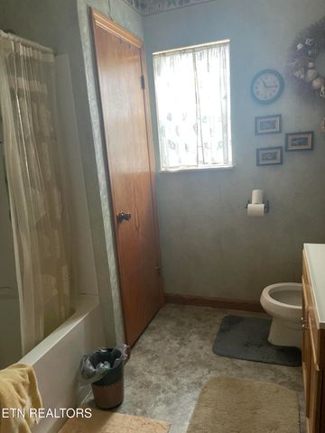 287 Lone Mountain Rd, Tazewell, TN 37879