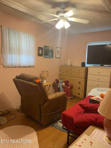 287 Lone Mountain Rd, Tazewell, TN 37879