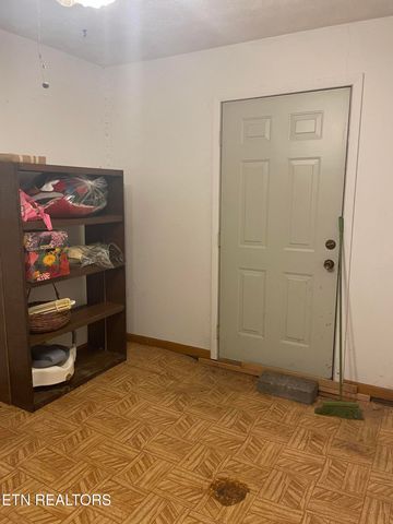 287 Lone Mountain Rd, Tazewell, TN 37879
