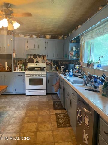 287 Lone Mountain Rd, Tazewell, TN 37879