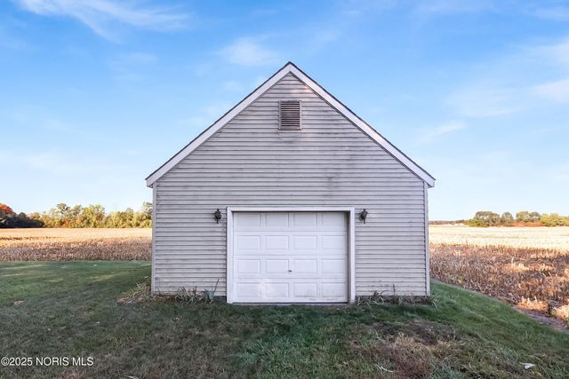 1797 County Road 5-2, Delta, OH 43515