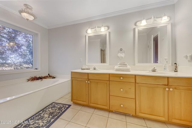 1797 County Road 5-2, Delta, OH 43515