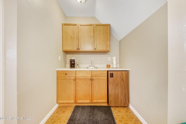 1797 County Road 5-2, Delta, OH 43515