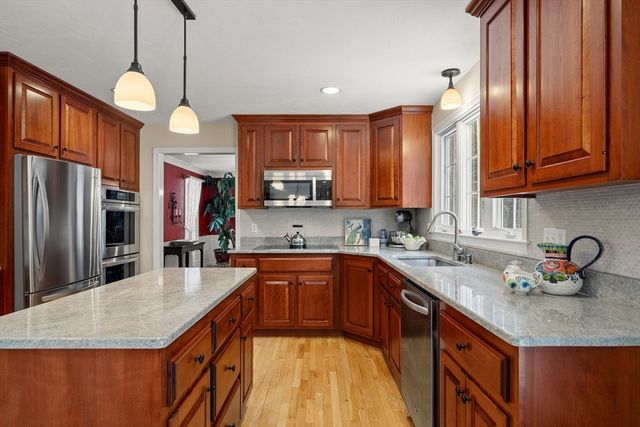 7 Huckleberry Road, Hopkinton, MA 01748