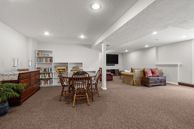 7 Huckleberry Road, Hopkinton, MA 01748