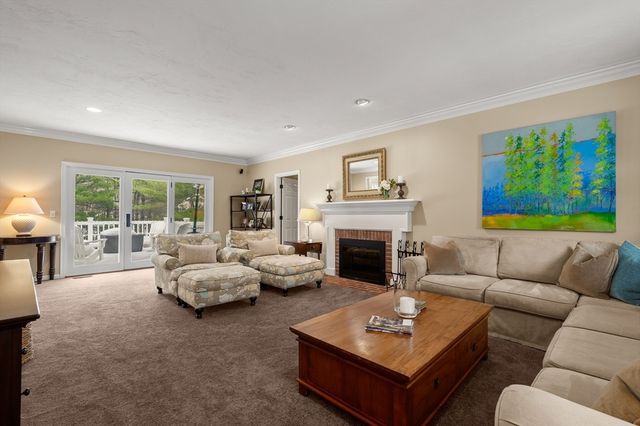 7 Huckleberry Road, Hopkinton, MA 01748