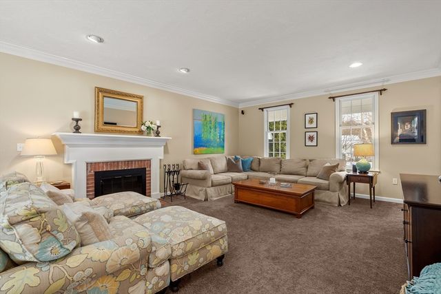 7 Huckleberry Road, Hopkinton, MA 01748
