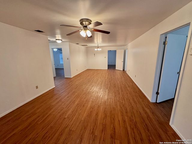 203 Zanderson, Jourdanton, TX 78026