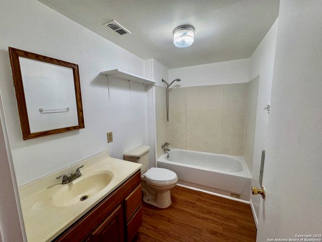 203 Zanderson, Jourdanton, TX 78026