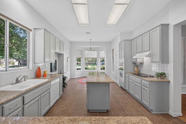 201 Whispering Wind DR, Georgetown, TX 78633