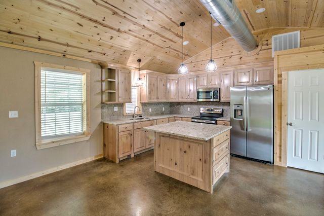 410 Navajo, Gordonville, TX 76245