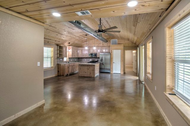 410 Navajo, Gordonville, TX 76245