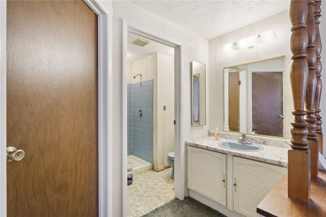 114 Tangleview Dr, White Oak, PA 15131