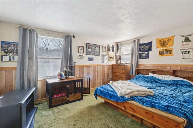 114 Tangleview Dr, White Oak, PA 15131