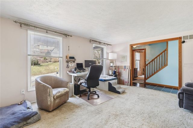 114 Tangleview Dr, White Oak, PA 15131