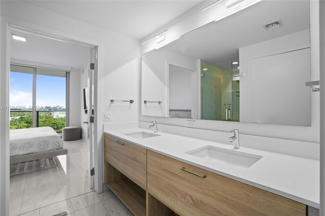 16385 NE Biscayne Blvd 1402, North Miami Beach, FL 33160