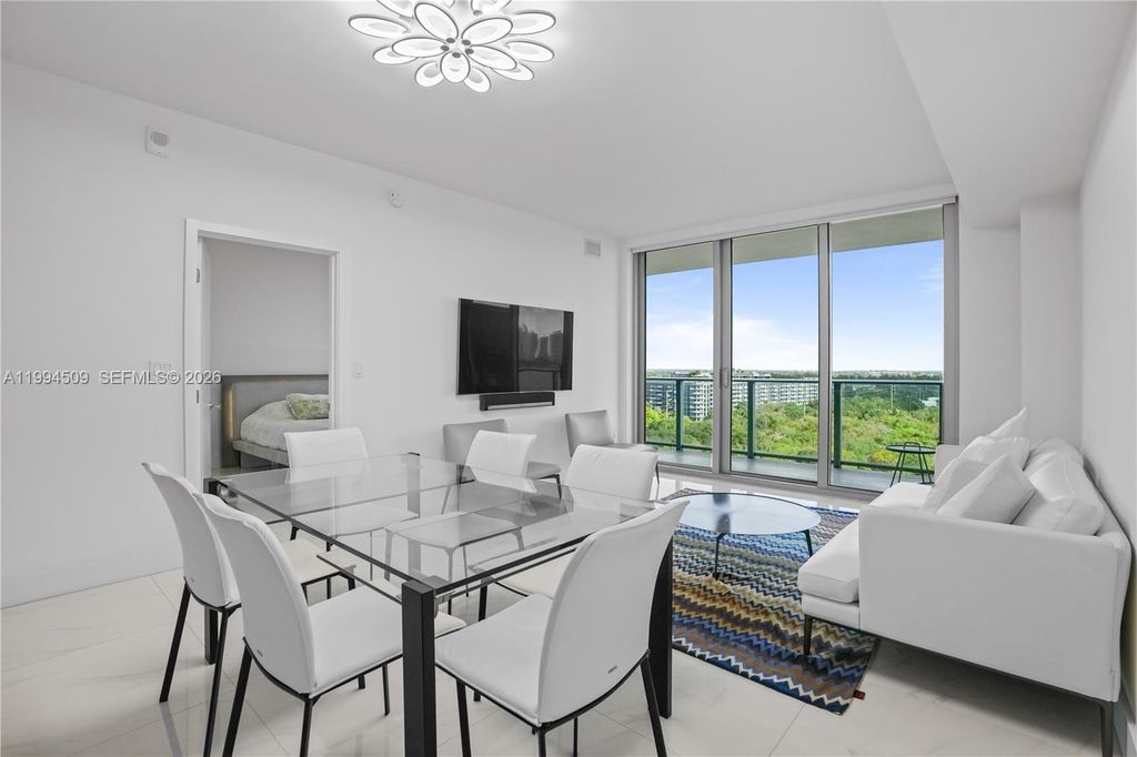 16385 NE Biscayne Blvd 1402, North Miami Beach, FL 33160