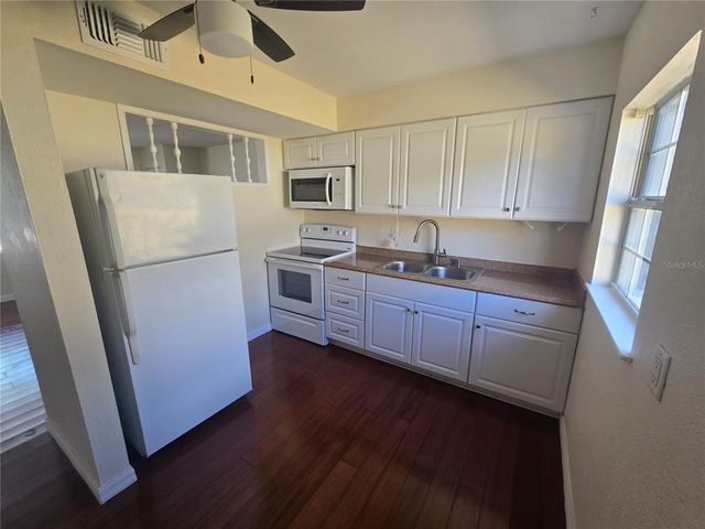 7401 36TH AVENUE N, St Petersburg, FL 33710
