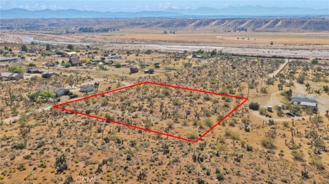 4 Lamprey, Apple Valley, CA 92308
