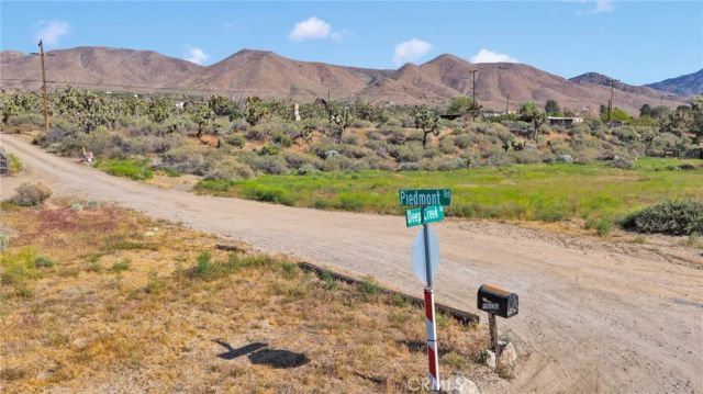 4 Lamprey, Apple Valley, CA 92308