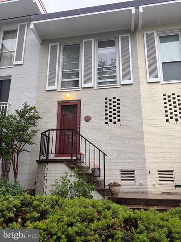 206 G STREET SW, Washington, DC 20024