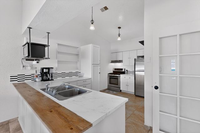 7307 Georgetown Avenue NW, Albuquerque, NM 87120