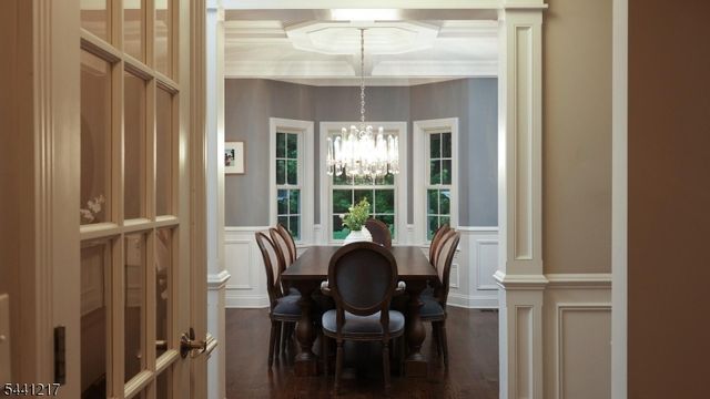 621 Green Briar Ct, Westfield Town, NJ 07090