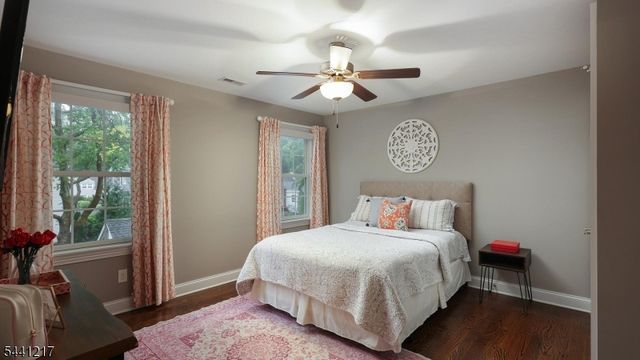621 Green Briar Ct, Westfield Town, NJ 07090