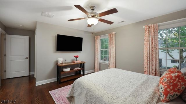 621 Green Briar Ct, Westfield Town, NJ 07090