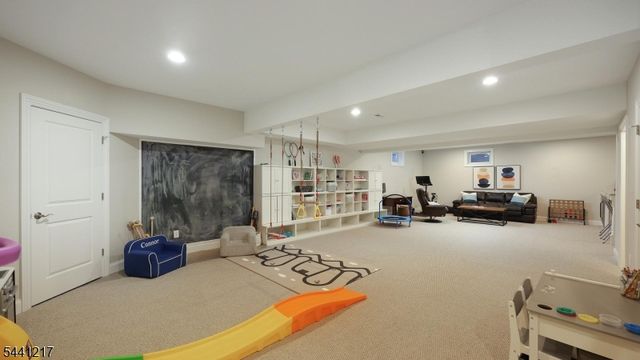 621 Green Briar Ct, Westfield Town, NJ 07090