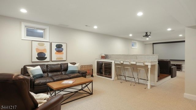621 Green Briar Ct, Westfield Town, NJ 07090