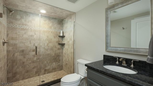 621 Green Briar Ct, Westfield Town, NJ 07090
