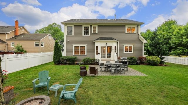 621 Green Briar Ct, Westfield Town, NJ 07090