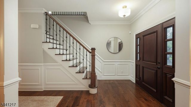 621 Green Briar Ct, Westfield Town, NJ 07090