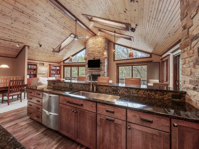 804 E Wilson Avenue, Beverly Shores, IN 46301