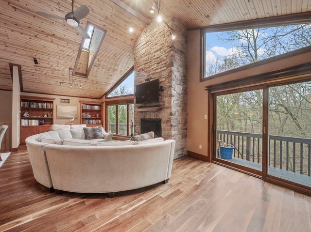 804 E Wilson Avenue, Beverly Shores, IN 46301