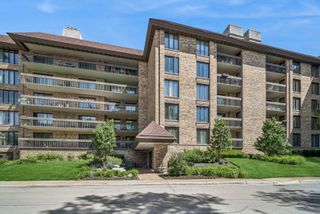 1621 Mission Hills Road 404, Northbrook, IL 60062