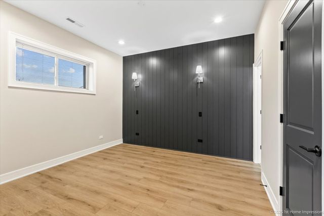 4934 S Champlain Avenue, Chicago, IL 60615