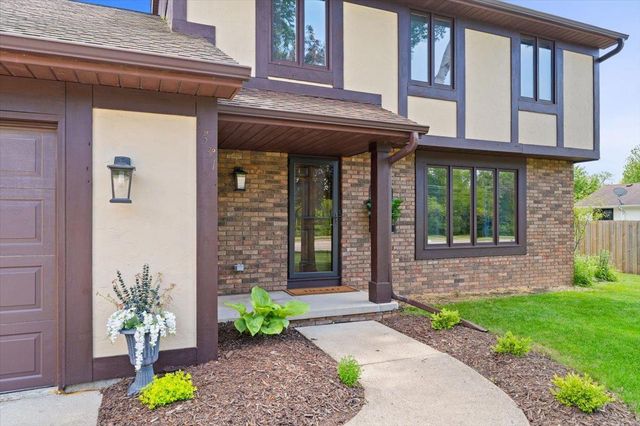 1531 LOST DAUPHIN ROAD, De Pere, WI 54115