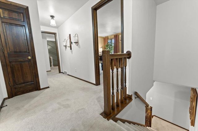 1531 LOST DAUPHIN ROAD, De Pere, WI 54115