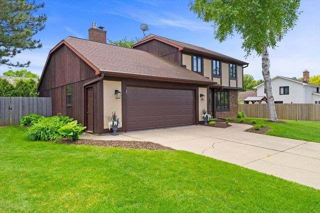 1531 LOST DAUPHIN ROAD, De Pere, WI 54115