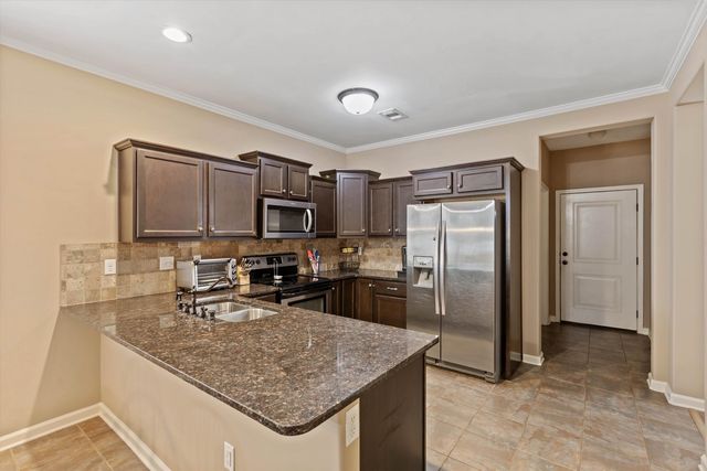6025 GARRETT VALLEY LN, Arlington, TN 38002