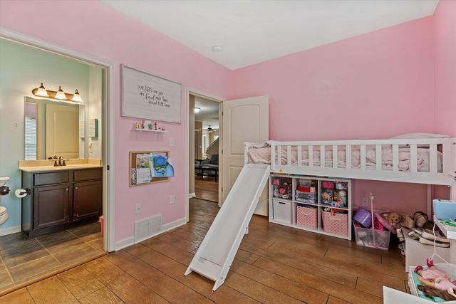6025 GARRETT VALLEY LN, Arlington, TN 38002