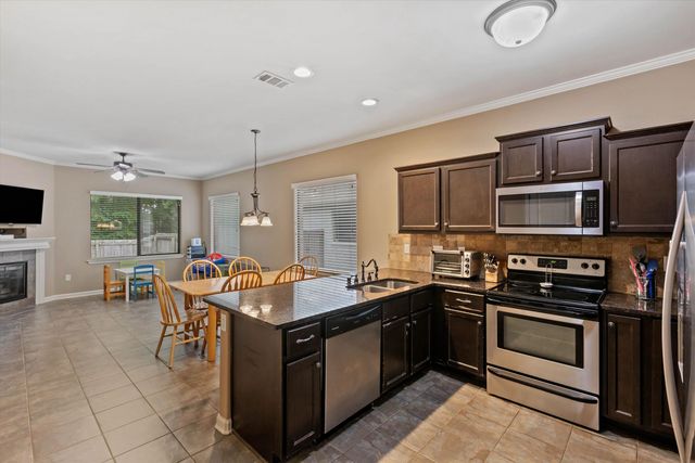 6025 GARRETT VALLEY LN, Arlington, TN 38002
