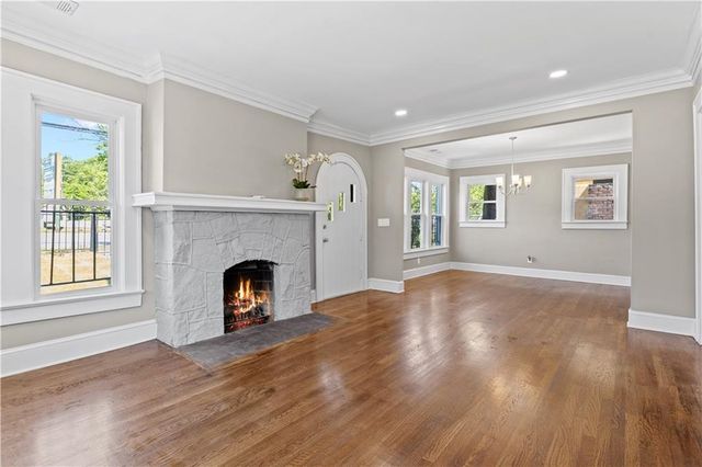 672 Cascade SW Avenue, Atlanta, GA 30310