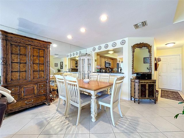 6290 BAHIA DEL MAR CIRCLE 12, St Petersburg, FL 33715