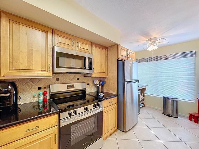 6290 BAHIA DEL MAR CIRCLE 12, St Petersburg, FL 33715